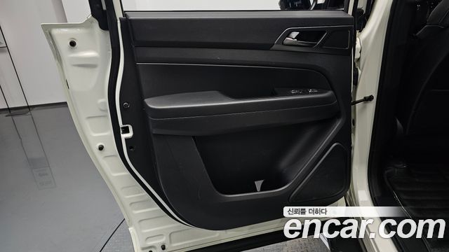 KG Mobility (SsangYong) Rexton Sports Khan Diesel 2.2 4WD Prestige 2023 — фото 25