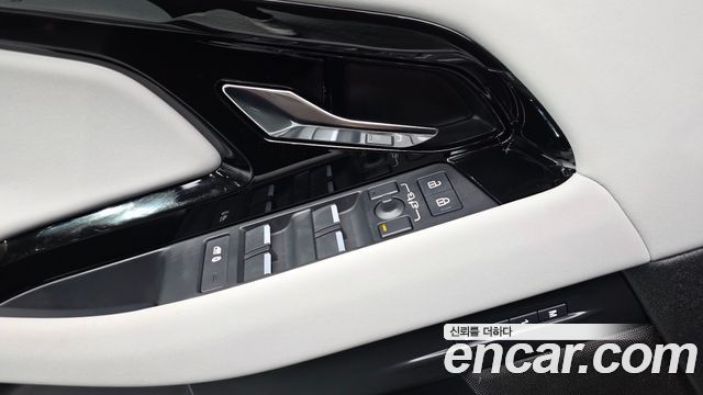 Land Rover Range Rover Evoque (II) P250 Dynamic SE 2024 — фото 27