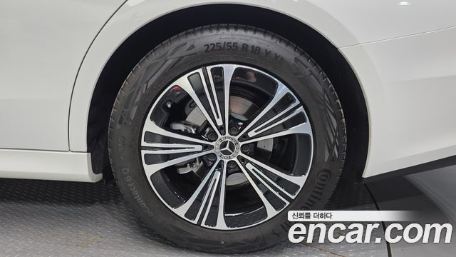Mercedes-Benz E-Class (W214) E200 Avantgarde 2025 — фото 21