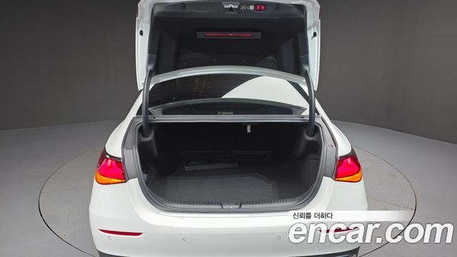 Mercedes-Benz E-Class (W214) E200 Avantgarde 2025 — фото 34