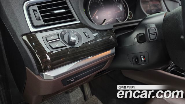 BMW 5 Series GT (F07) GT 30d xDrive 2016 — фото 20