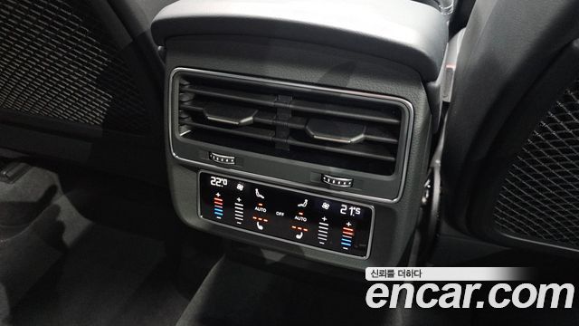 Audi Q8 (4M) 55 TFSI Quattro Premium 2025 — фото 31