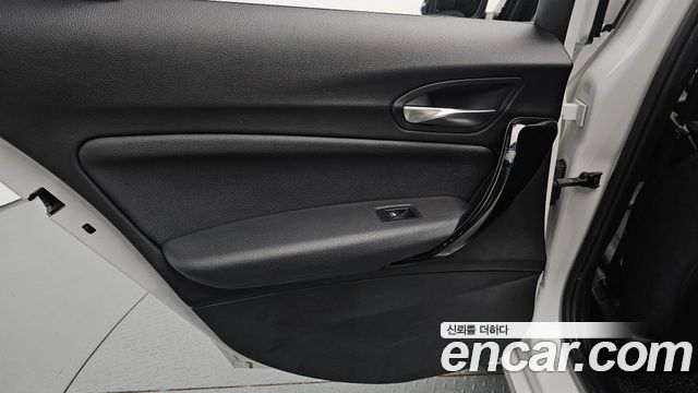 BMW 1 Series (F20) 118d Sport 5Door 2018 — фото 25