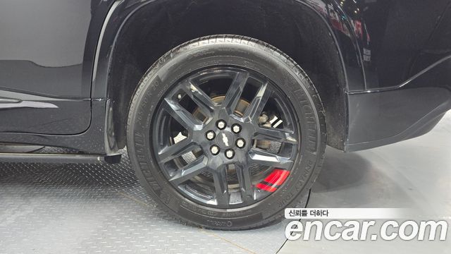 Chevrolet Traverse 3.6 AWD Redline 2020 — фото 21