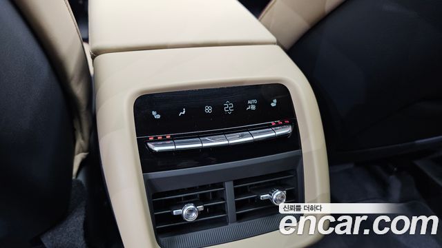 Cadillac Lyriq Sport 2024 — фото 19