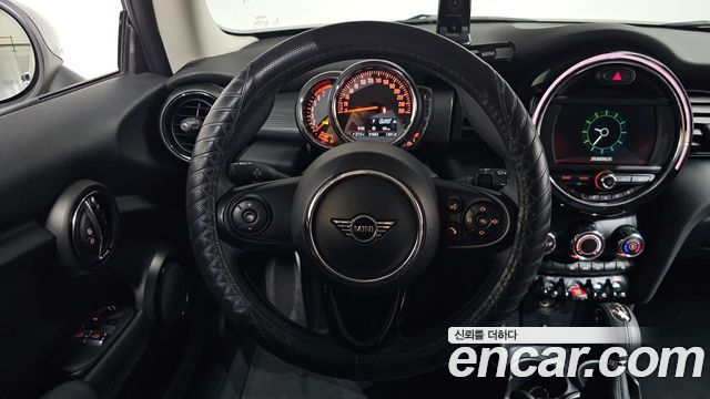 MINI Cooper Standard Third Generation 2019 — фото 12