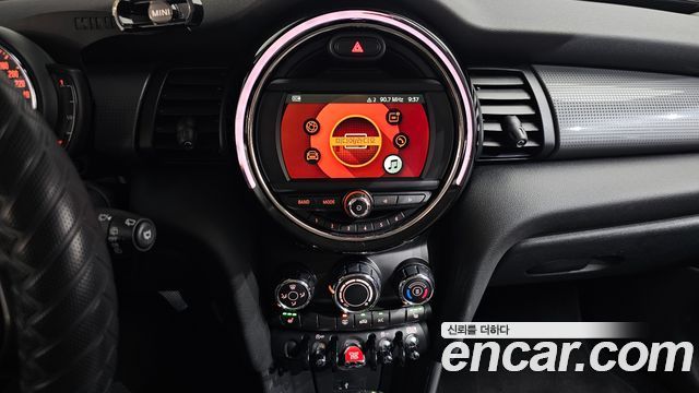 MINI Cooper Standard Third Generation 2019 — фото 13