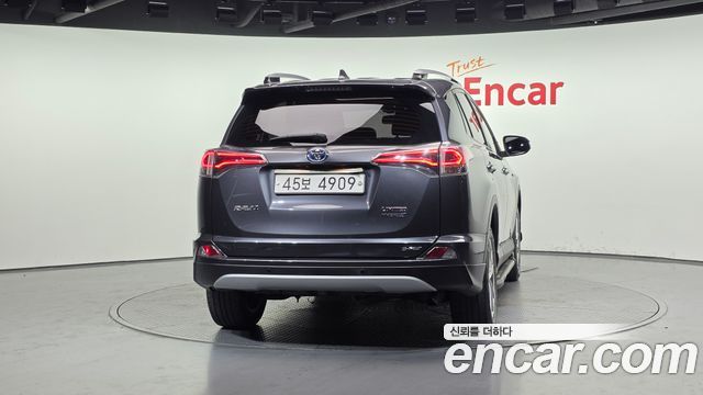 Toyota RAV4 2.5 4WD Hybrid 4th 2018 — фото 4