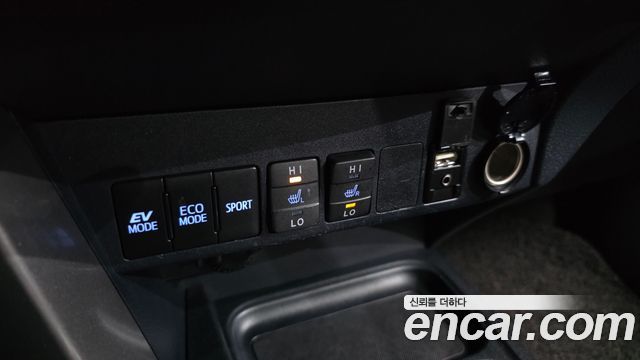 Toyota RAV4 2.5 4WD Hybrid 4th 2018 — фото 18