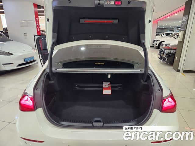 Mercedes-Benz E-Class (W214) E220d 4MATIC Exclusive 2024 — фото 18