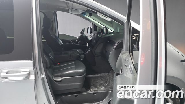 Hyundai Staria 4WD Tourer 9-Seater Modern 2023 — фото 11