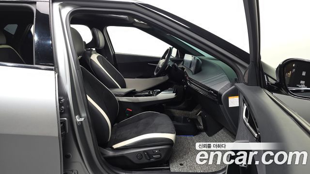 Kia EV6 Long Range 4WD GT Line 2024 — фото 11