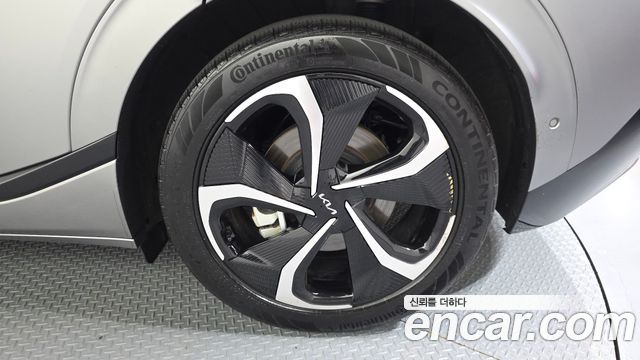 Kia EV6 Long Range 4WD GT Line 2024 — фото 21