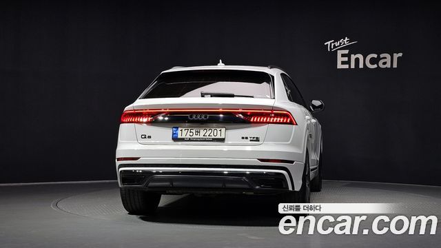 Audi Q8 (4M) 55 TFSI Quattro Premium 2022 — фото 4