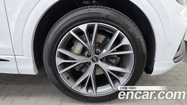 Audi Q8 (4M) 55 TFSI Quattro Premium 2022 — фото 21