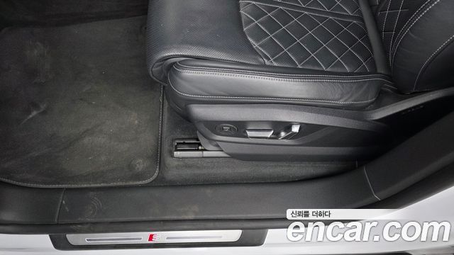 Audi Q8 (4M) 55 TFSI Quattro Premium 2022 — фото 26