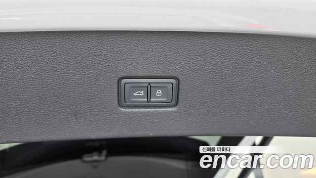 Audi Q8 (4M) 55 TFSI Quattro Premium 2022 — фото 29
