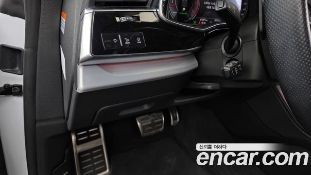 Audi Q8 (4M) 55 TFSI Quattro Premium 2022 — фото 32