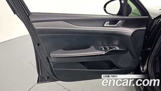 Kia K5 (III) 2.0 Prestige 2023 — фото 30