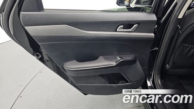 Kia K5 (III) 2.0 Prestige 2023 — фото 31