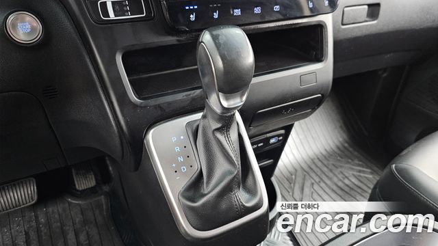 Hyundai Staria Cargo 5-Seater Modern 2023 — фото 9