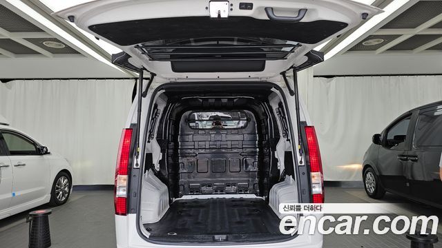 Hyundai Staria Cargo 5-Seater Modern 2023 — фото 24