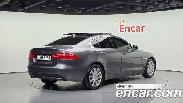Jaguar XE 20d Prestige 2018 — фото 2
