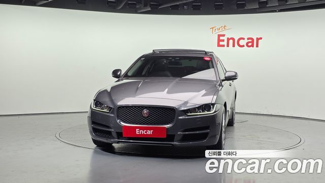 Jaguar XE 20d Prestige 2018 — фото 3