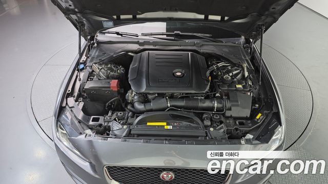 Jaguar XE 20d Prestige 2018 — фото 6