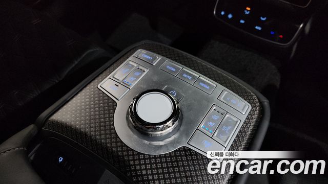 Genesis G80 (RG3) Gasoline 2.5 Turbo AWD 2025 — фото 16