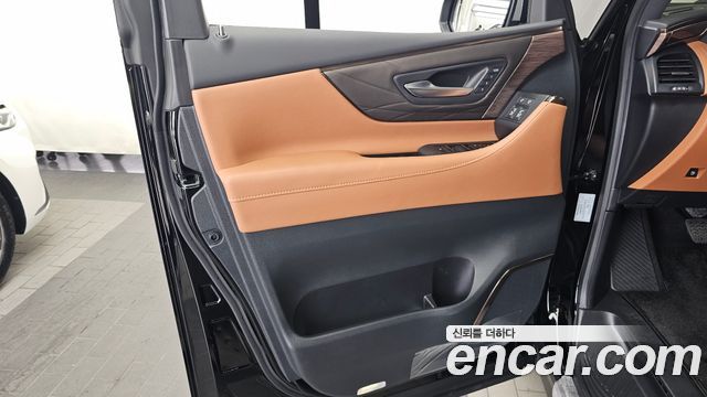 Toyota Alphard (IV) 2.5 HEV Executive AWD 2024 — фото 30