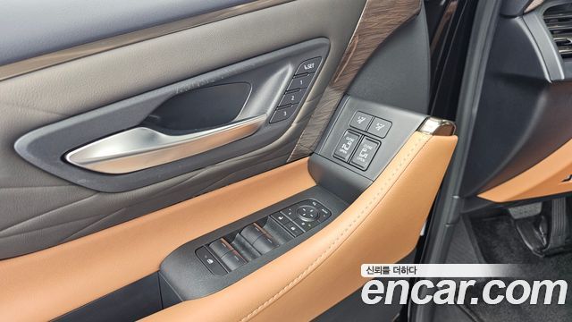 Toyota Alphard (IV) 2.5 HEV Executive AWD 2024 — фото 36