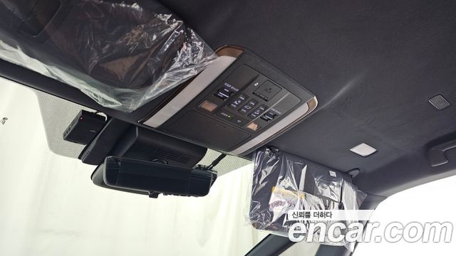 Toyota Alphard (IV) 2.5 HEV Executive AWD 2024 — фото 40