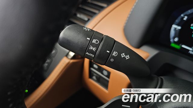 Toyota Alphard (IV) 2.5 HEV Executive AWD 2024 — фото 43