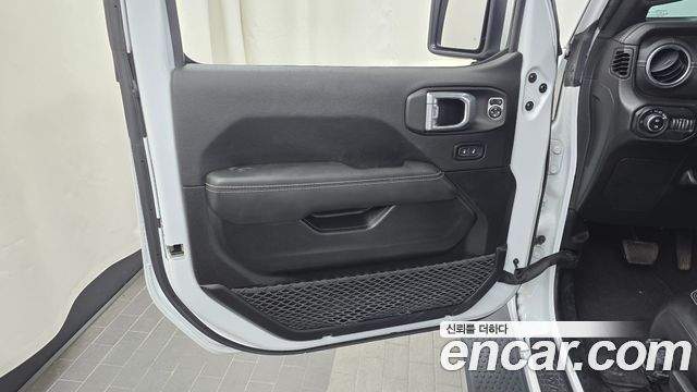 Jeep Wrangler (JL) 2.0 Overland Power Top 4Door 2023 — фото 24