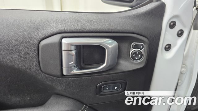 Jeep Wrangler (JL) 2.0 Overland Power Top 4Door 2023 — фото 29