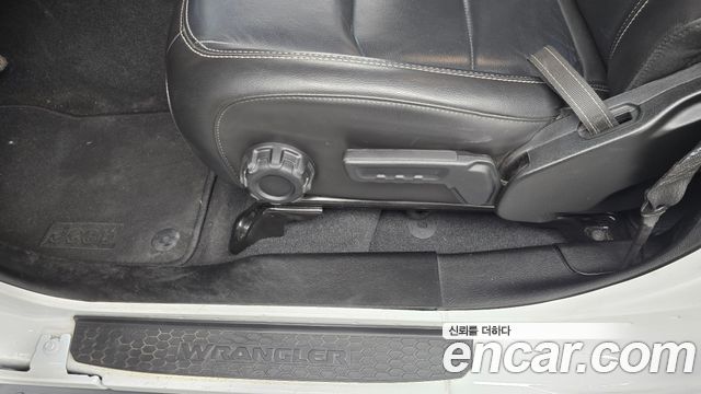 Jeep Wrangler (JL) 2.0 Overland Power Top 4Door 2023 — фото 31