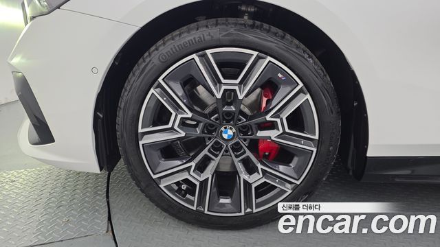 BMW 5 Series (G60) 530i xDrive M Sport Pro Special Edition 2026 — фото 5