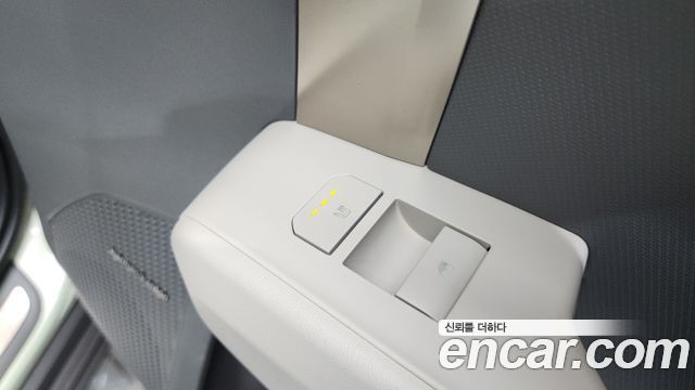 Kia EV3 Standard 2WD Earth 2025 — фото 36