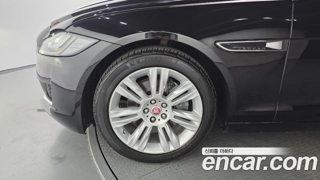 Jaguar XF (X260) 20d Portfolio AWD 2017 — фото 5