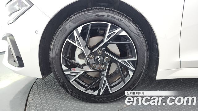 Kia K5 (III) 2.0 LPi Signature 2024 — фото 28