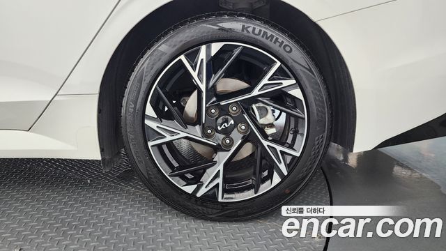 Kia K5 (III) 2.0 LPi Signature 2024 — фото 29