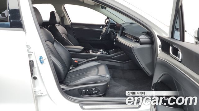 Kia K5 (III) 2.0 LPi Signature 2024 — фото 32