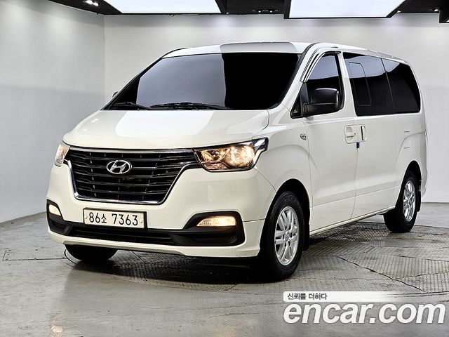 Hyundai Grand Starex Van 5-Seater Modern