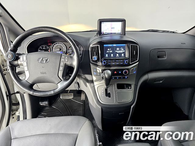 Hyundai Grand Starex Van 5-Seater Modern 2021 — фото 5