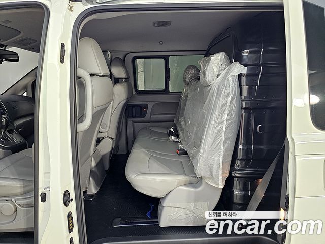 Hyundai Grand Starex Van 5-Seater Modern 2021 — фото 9