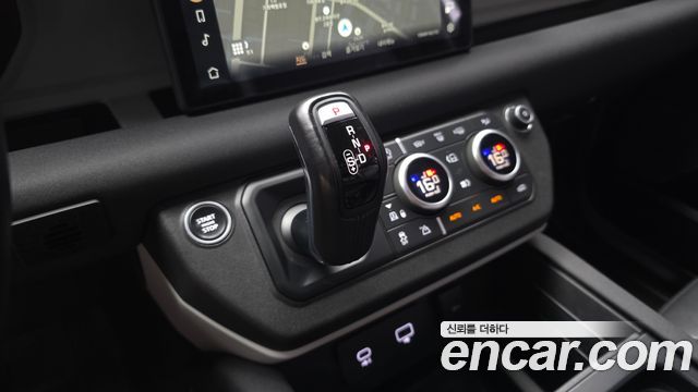 Land Rover Defender (L663) 110 D250 S 2022 — фото 9