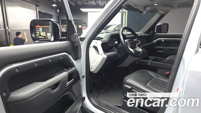 Land Rover Defender (L663) 110 D250 S 2022 — фото 10