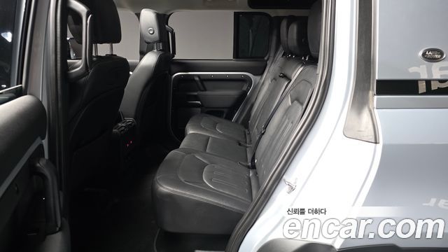 Land Rover Defender (L663) 110 D250 S 2022 — фото 26