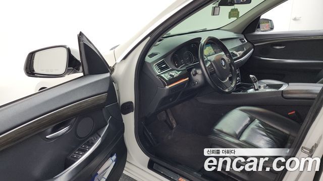 BMW 5 Series GT (F07) GT 30d xDrive 2016 — фото 10